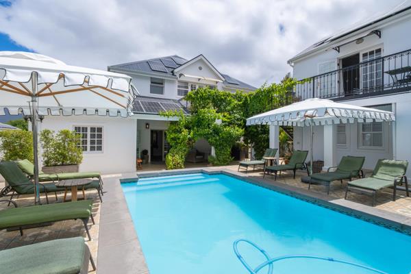 738  m² Commercial space