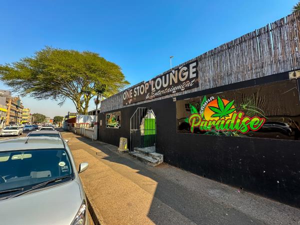 300  m² Commercial space