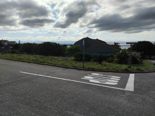 892 m² Land