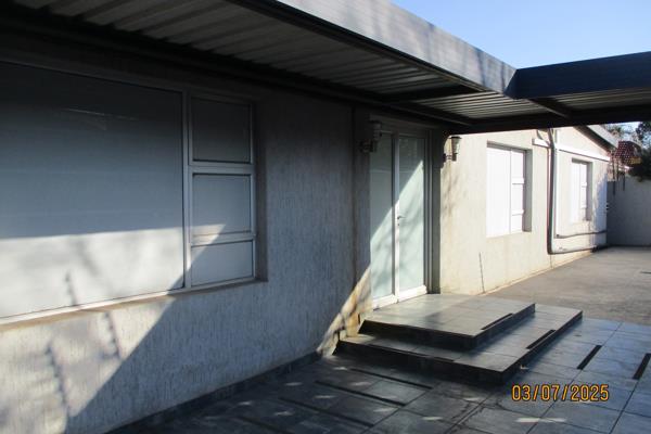 350  m² Commercial space