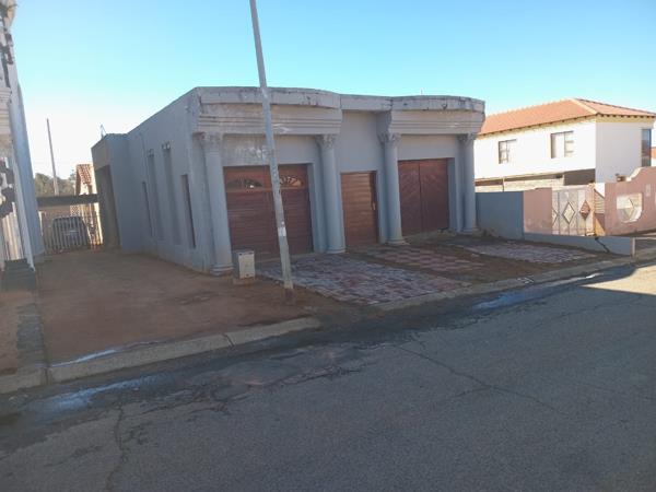 2 Bedroom House