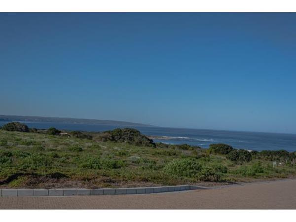 844 m² Land