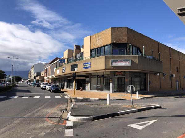 1 710  m² Commercial space