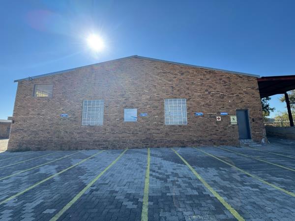 1 000  m² Commercial space