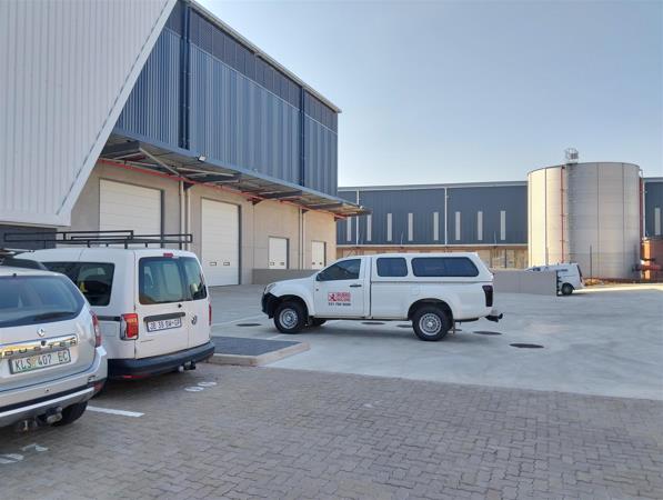 5 000  m² Industrial space