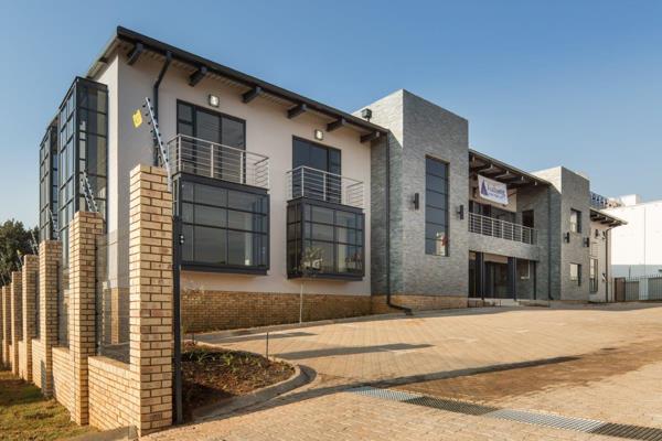 2 985  m² Commercial space