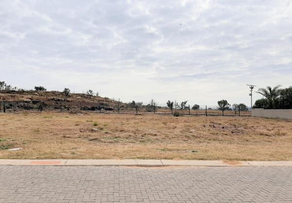 1 324 m² Land