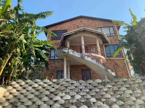 6 Bedroom Townhouse