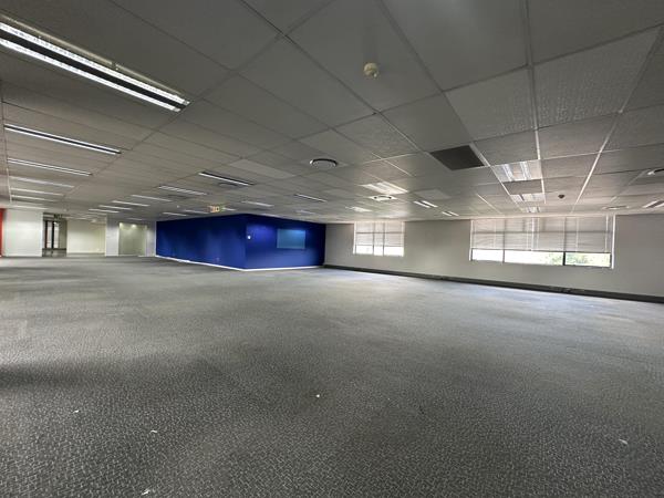 1 385 m² Commercial space