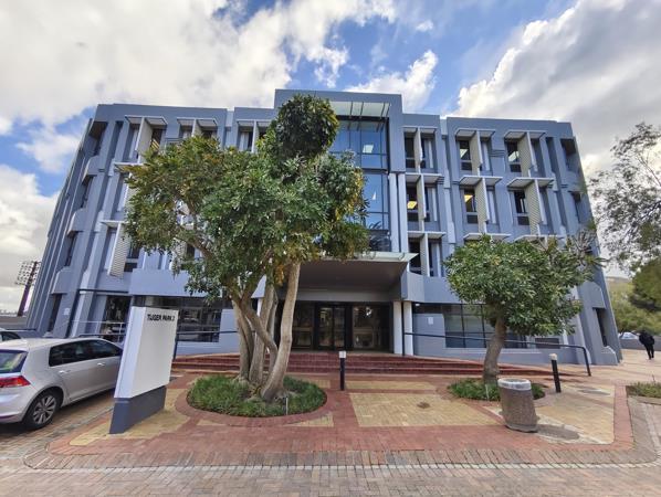 182.4 m² Commercial space