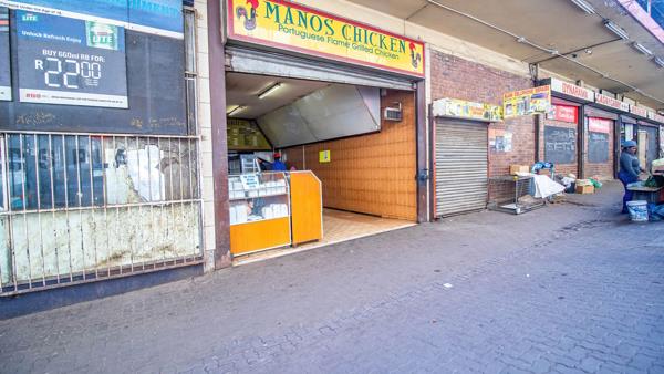 496  m² Commercial space