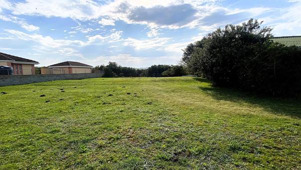 930 m² Land