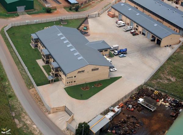 3 100  m² Industrial space