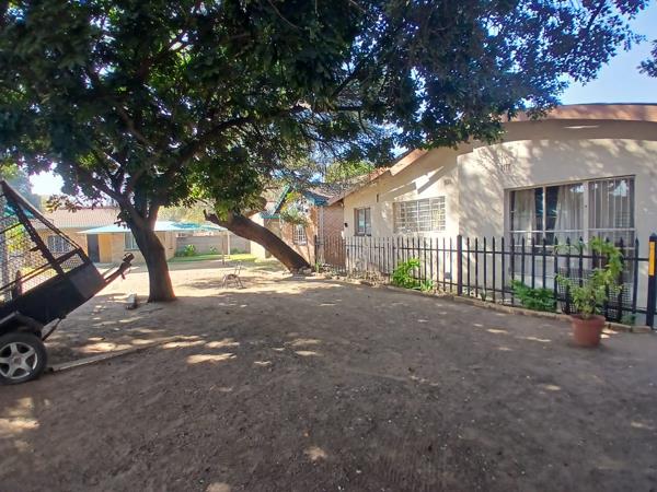 192  m² Commercial space