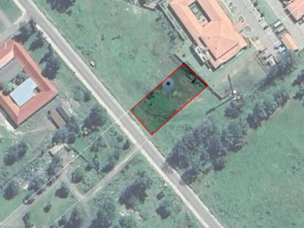 1 600 m² Land