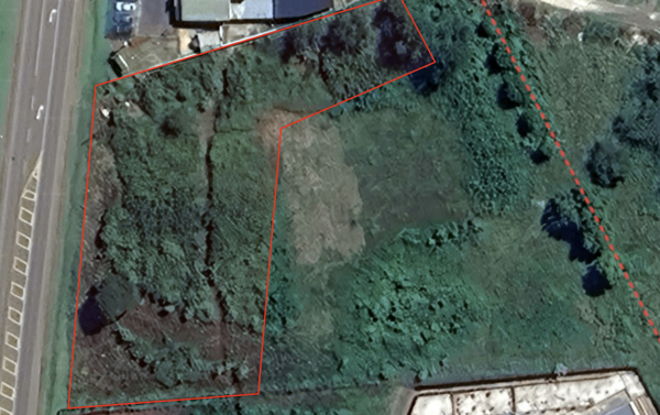 1 900 m² Land