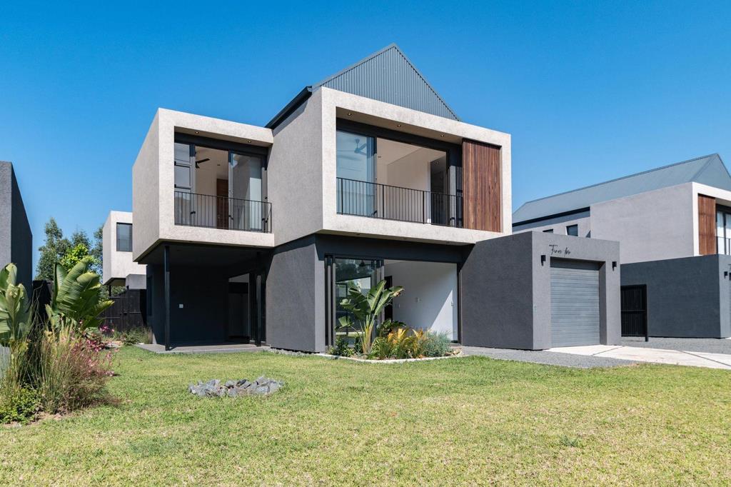 4 Bedroom Townhouse
