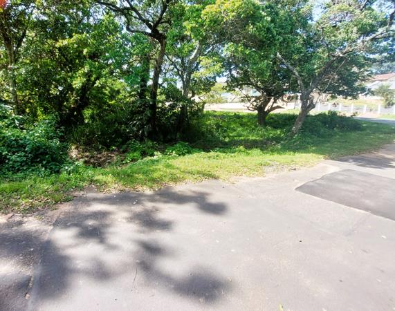1 887 m² Land