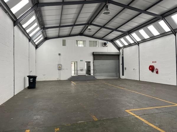 434  m² Industrial space