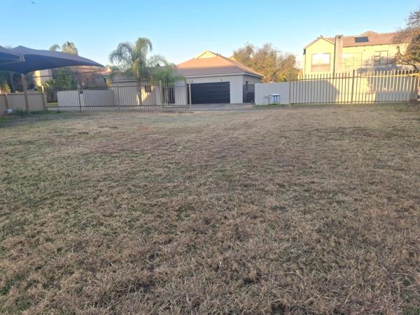 650 m² Land