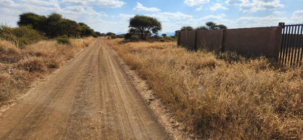 472 m² Land