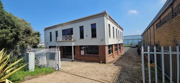 1 600  m² Industrial space