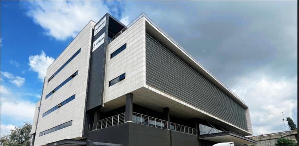 530  m² Commercial space