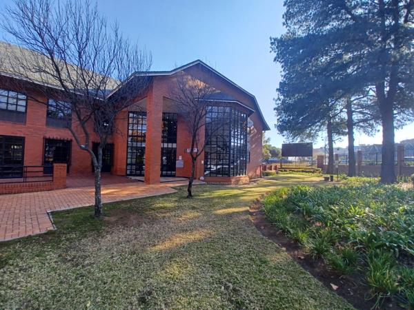 793 m² Office Space