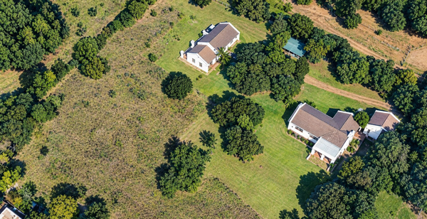 8 885 m² Smallholding