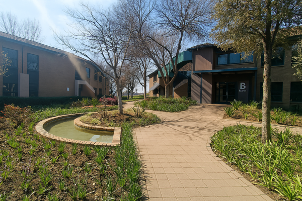 313  m² Commercial space