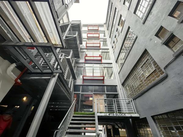 98  m² Office Space