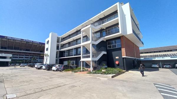 135  m² Commercial space