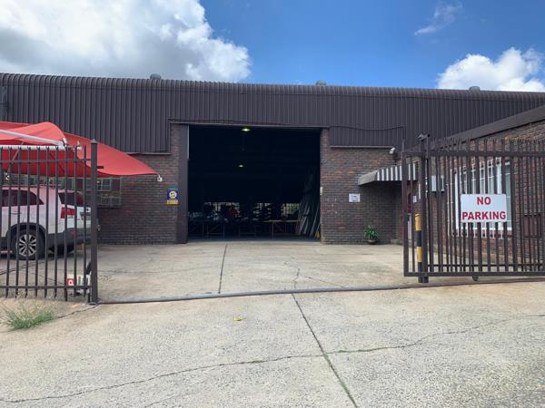 1 946  m² Industrial space