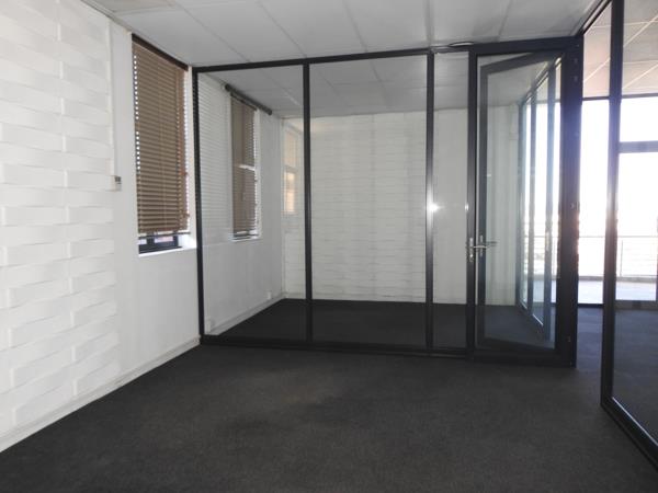 82.6  m² Office Space