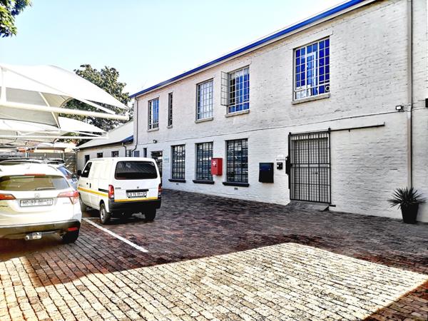 300  m² Commercial space