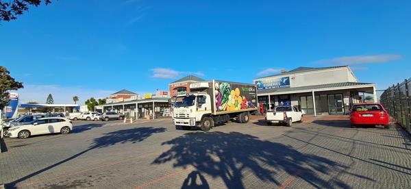 104  m² Commercial space