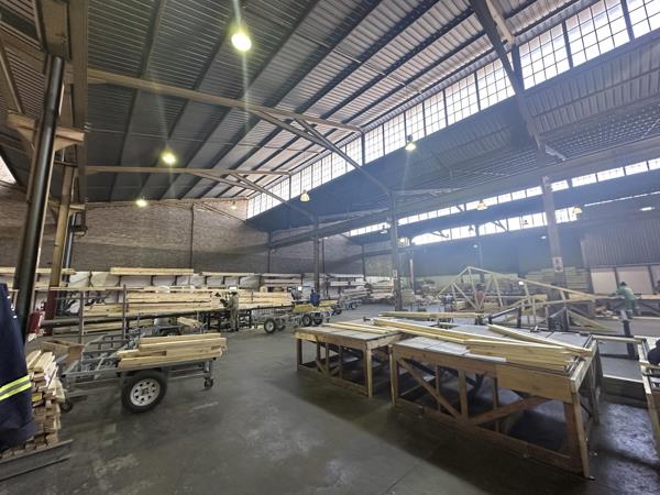 2 500  m² Industrial space