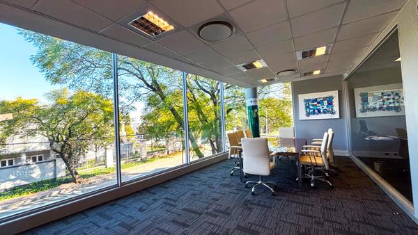 208  m² Commercial space