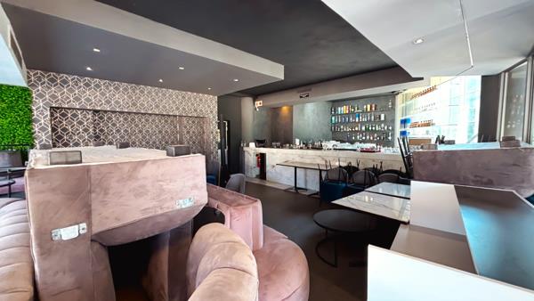 187  m² Commercial space