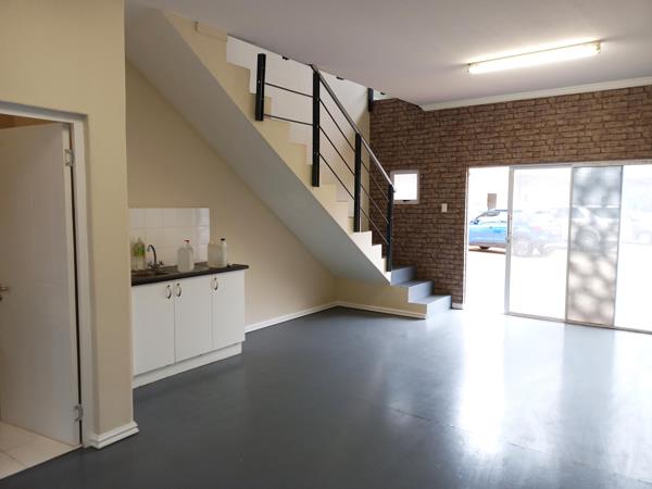 83  m² Commercial space