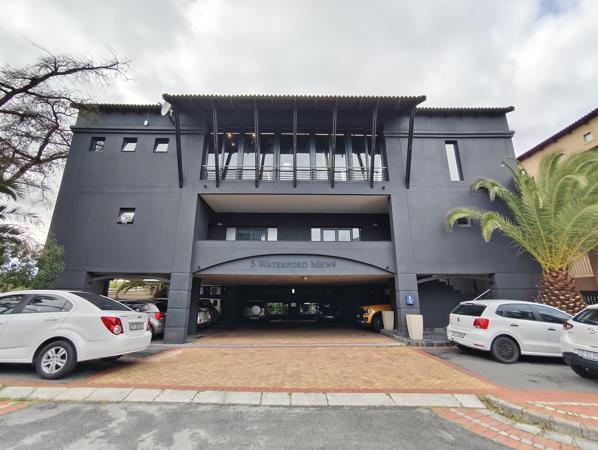 156  m² Commercial space