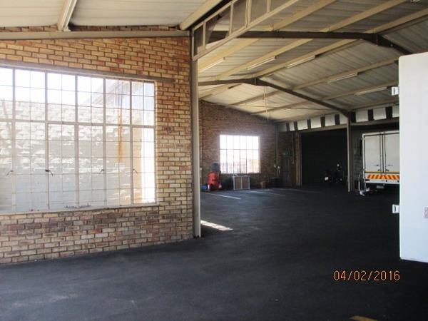 614 m² Industrial space