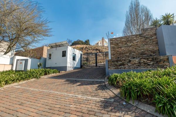 701 m² Land