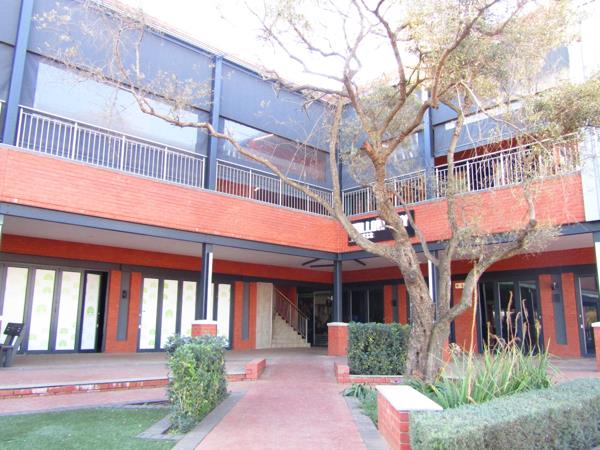 230  m² Commercial space