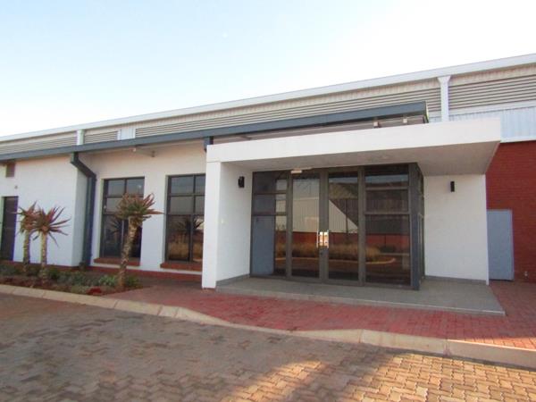 1 325  m² Commercial space