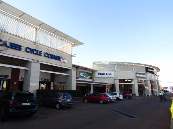 655  m² Commercial space