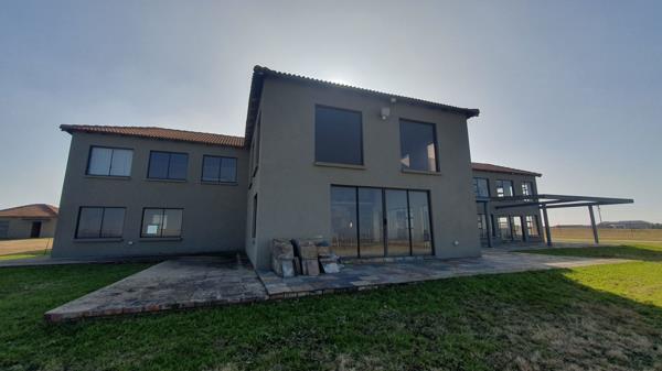 5.8 ha Smallholding