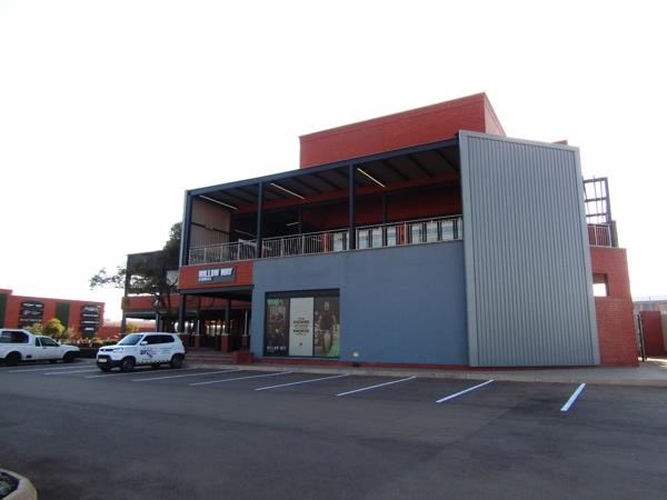 152  m² Commercial space
