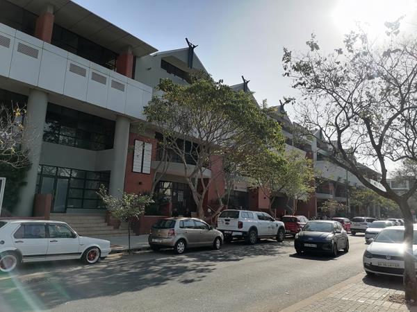 182  m² Commercial space