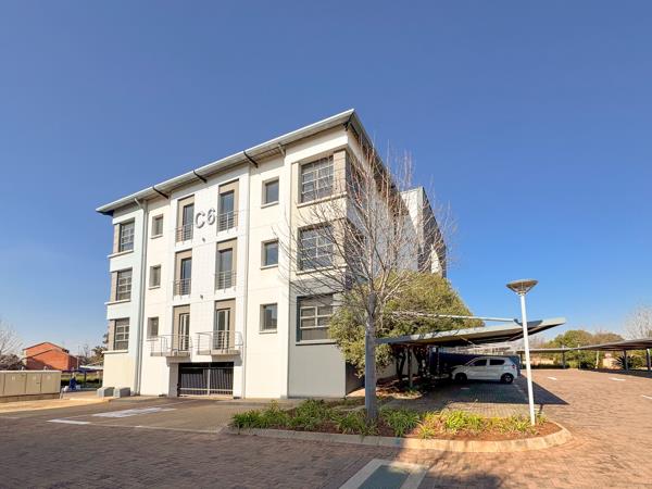 1 211  m² Office Space